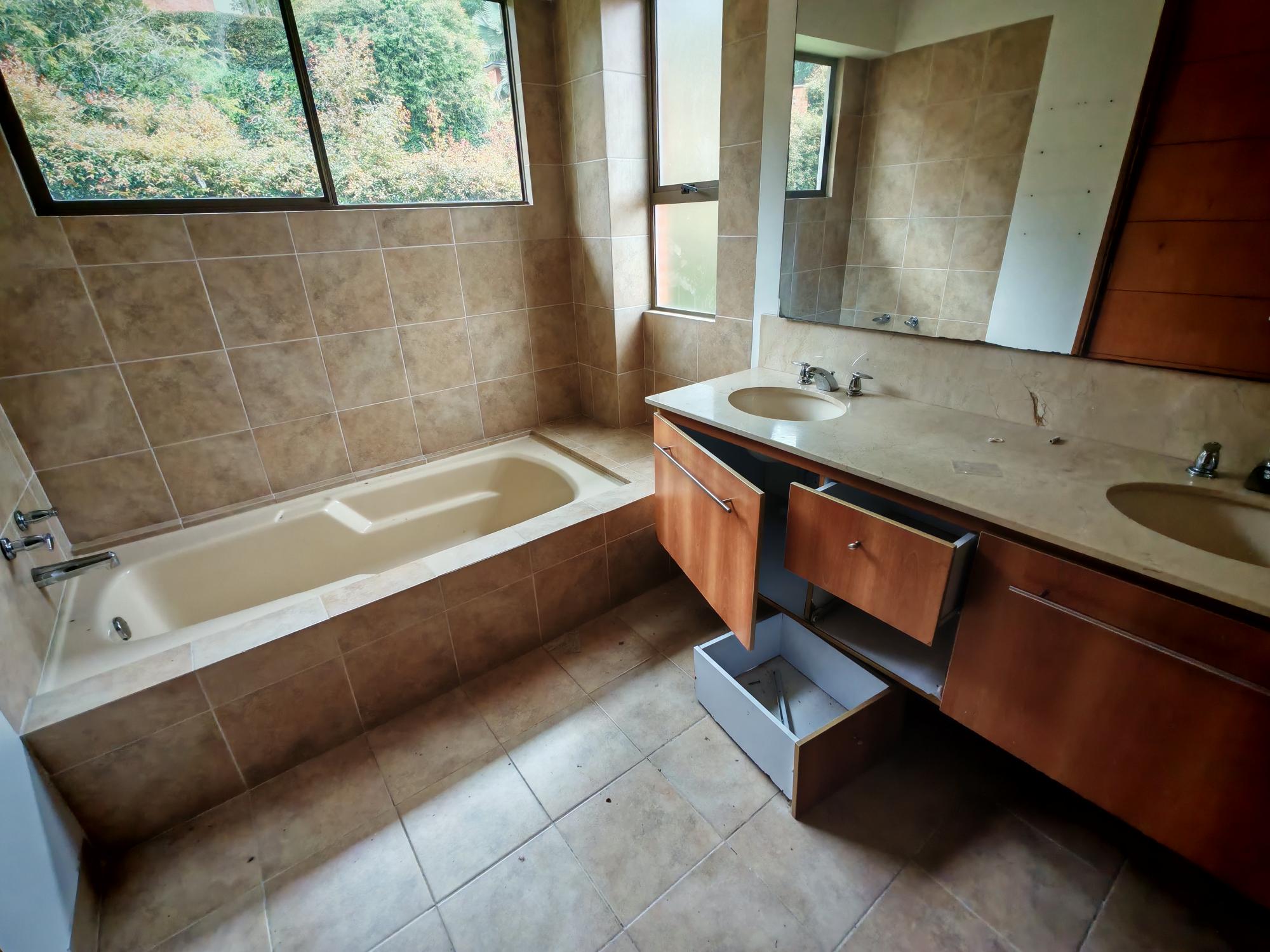 Casa en venta - Medellín - 4